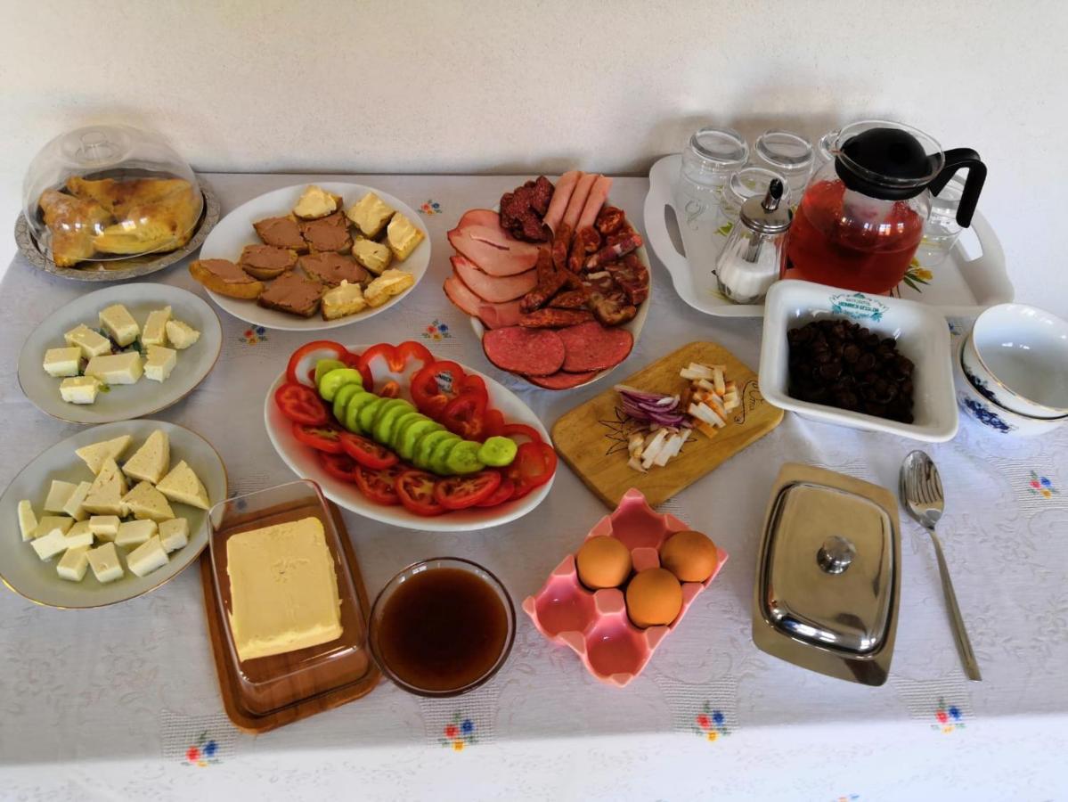 Subcetate  Casa Iuliana酒店 外观 照片